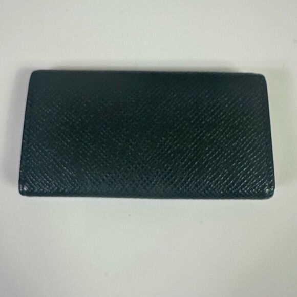 Louis Vuitton Green Taiga Leather 4 Key Case Holder - Picture 2 of 16